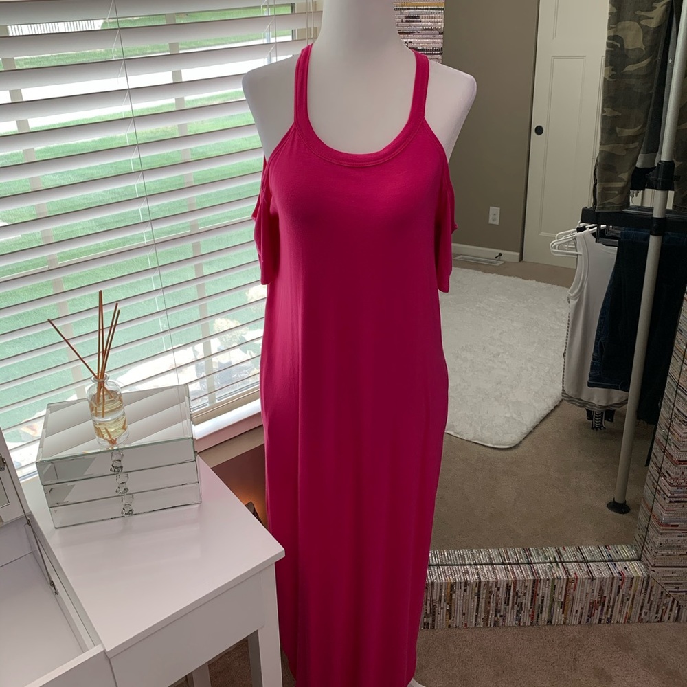 NWOT Woman’s pink maxi with pockets size S